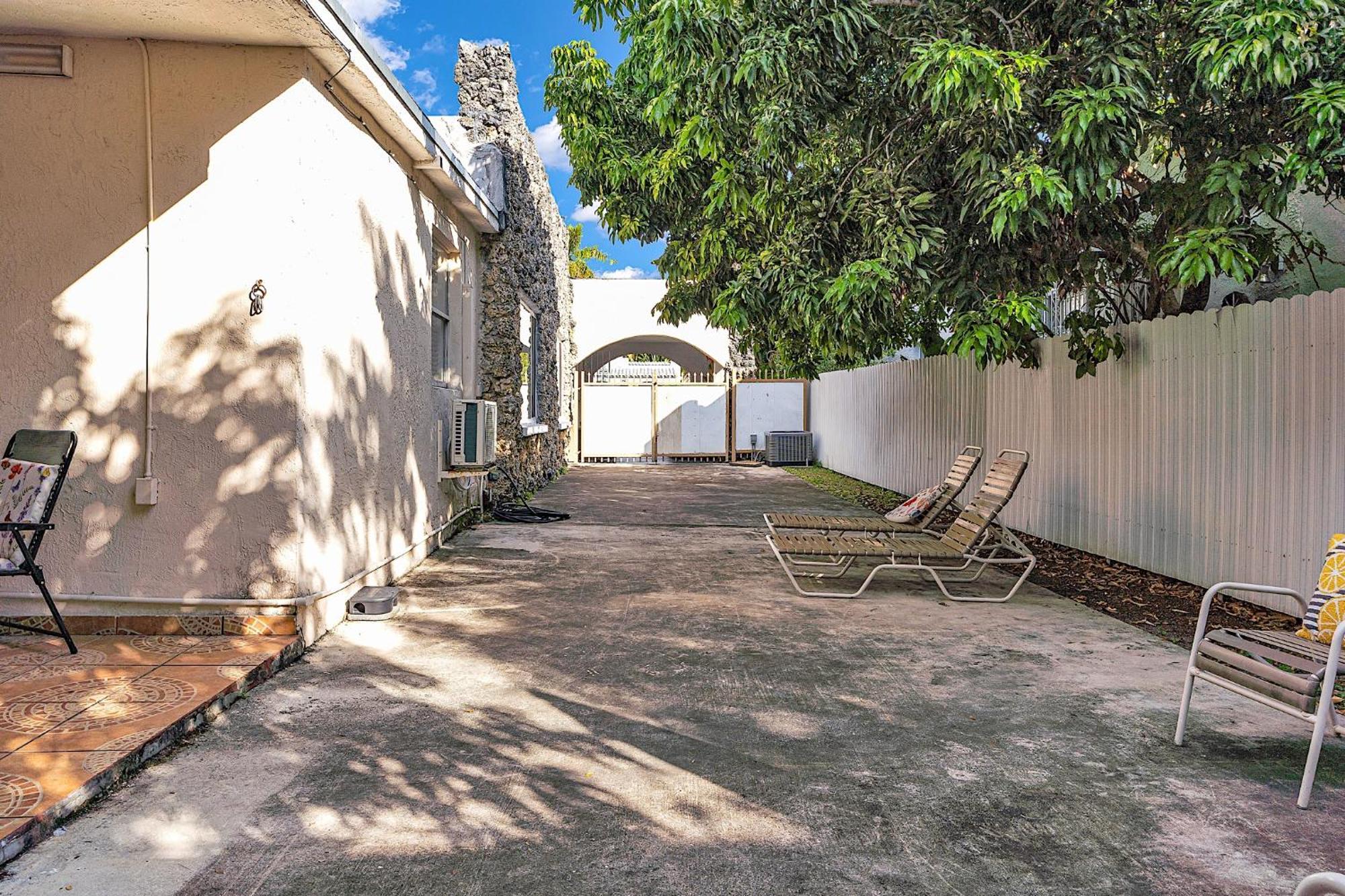 Homestay Coral Close To Little Havana