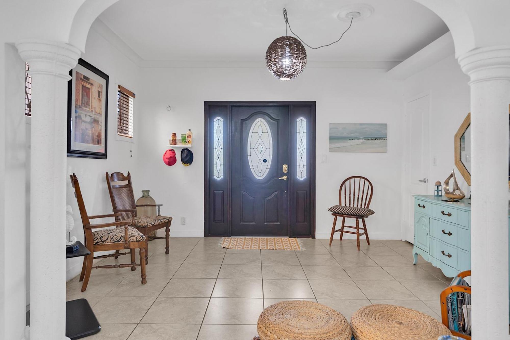 Coral Close To Little Havana Homestay