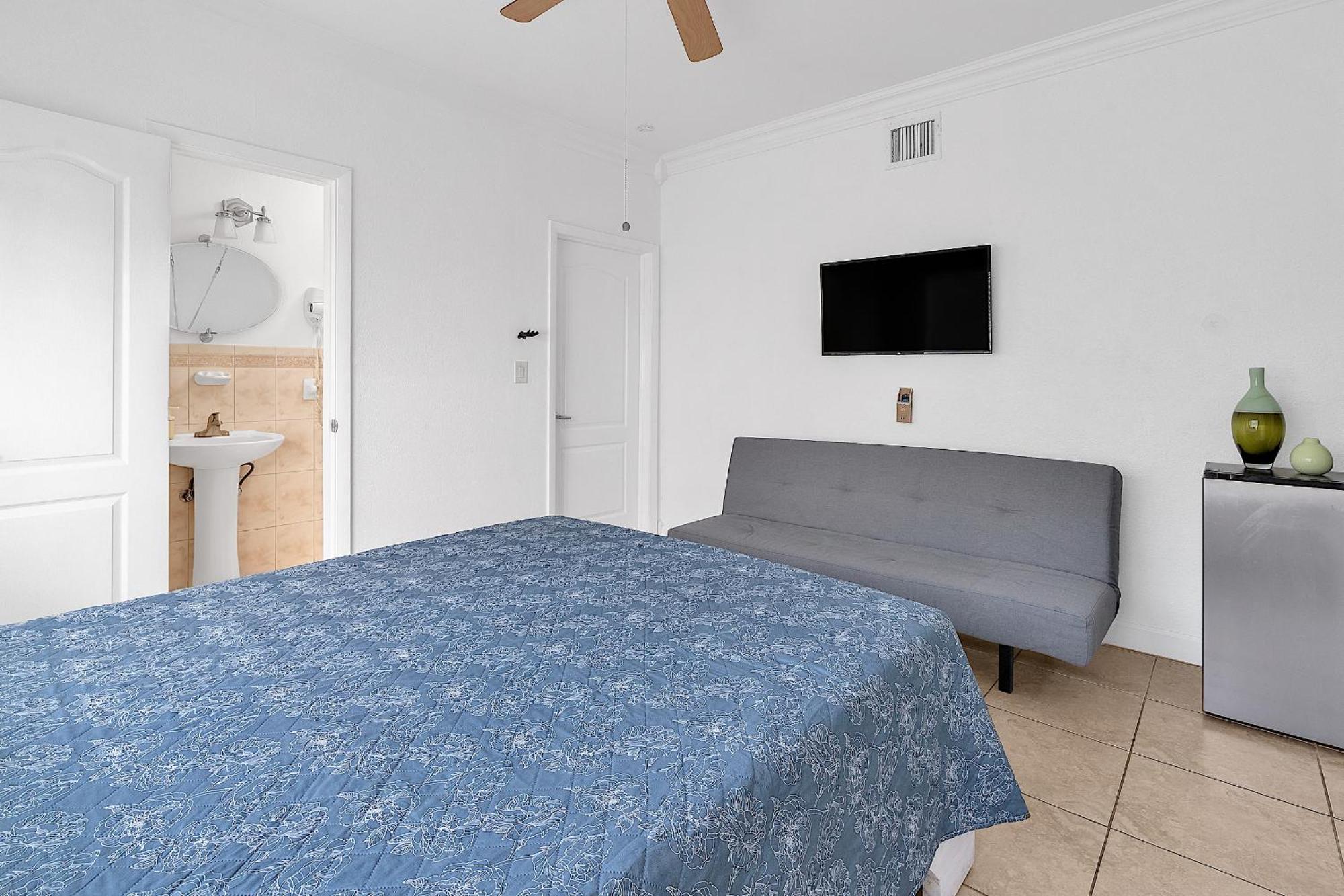 Coral Close To Little Havana Homestay *